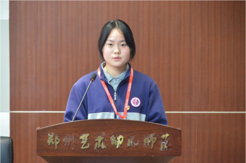 50号竞选选手进行团委会负责人竞选演讲答辩