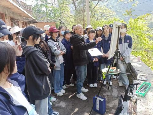 5缪建国老师为本班学生现场授课