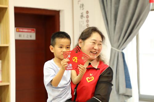 7现场欢声笑语，气氛热烈