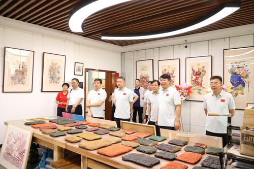 8.参观学校非遗实训室