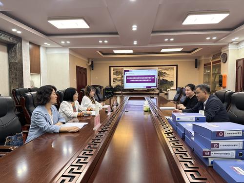 1.郑州艺术幼儿师范学校迎接市级教育教学基本文件落实情况检查