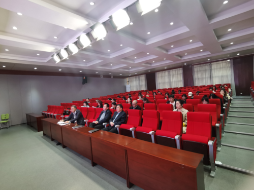 5.大家认真聆听老师们的分享