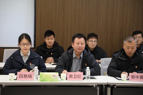 4郑州艺术幼儿师范学校党委书记周卫红就专业建设展开交流讨论