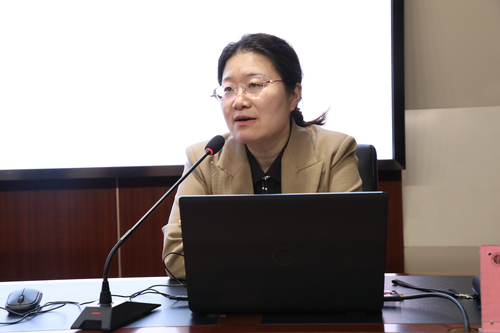 中共河南省委党校经济管理教研部副教授、中央及省级主要会议精神宣讲专家团成员何晓授课 中共河南省委党校经济管理教研部副教授、中央及省级主要会议精神宣讲专家团成员何晓授课