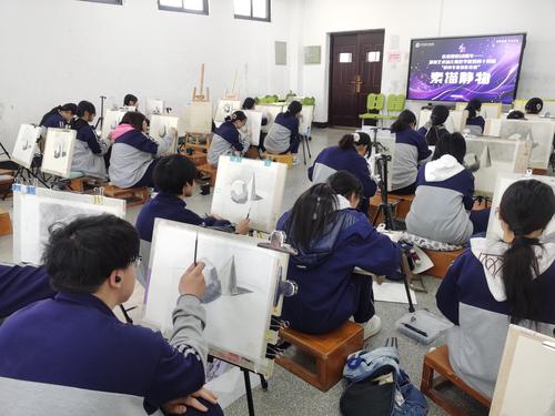 4素描静物竞赛现场