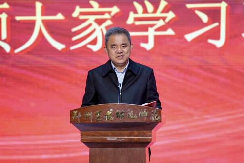 2.副校长赵泳江带领全体青年重温习近平总书记对青年的殷殷寄语